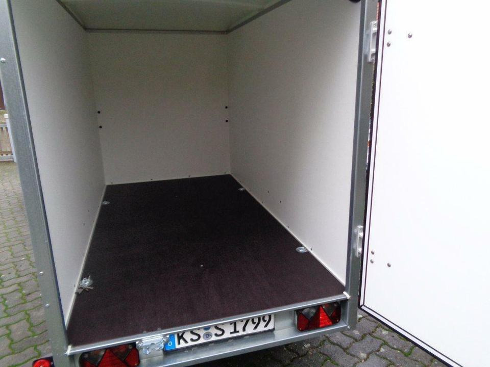 Böckmann PKW-Anhänger Koffer 1,35to. 100 km/h Kofferanhänger - Prikolica za automobil: slika 3 Böckmann PKW-Anhänger Koffer 1,35to. 100 km/h Kofferanhänger - Prikolica za automobil: slika 3