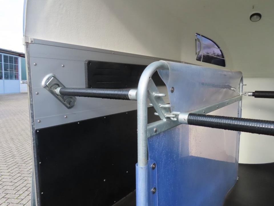 Böckmann Pferdeanhänger Champion R, Alub., 100 km/h - Prikolica za konje: slika 5 Böckmann Pferdeanhänger Champion R, Alub., 100 km/h - Prikolica za konje: slika 5