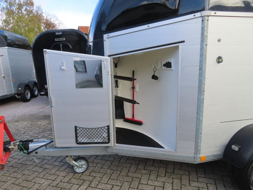 Böckmann Pferdeanhänger Champion R, Alub., 100 km/h - Prikolica za konje: slika 3 Böckmann Pferdeanhänger Champion R, Alub., 100 km/h - Prikolica za konje: slika 3