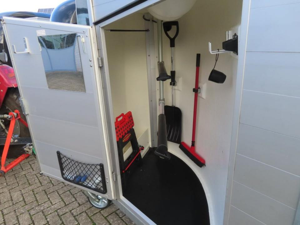 Böckmann Pferdeanhänger Champion R, Alub., 100 km/h - Prikolica za konje: slika 4 Böckmann Pferdeanhänger Champion R, Alub., 100 km/h - Prikolica za konje: slika 4