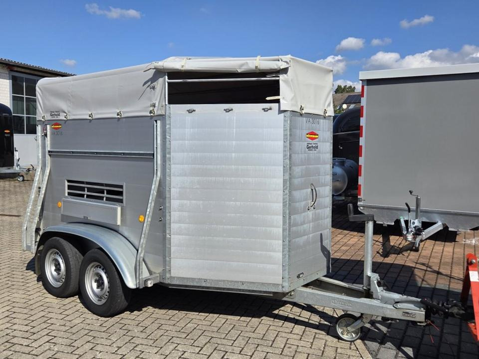 Böckmann Viehanhänger, 2,4 to. Lüftungsklappen Humbaur, Fendt - Prikolica za konje: slika 4 Böckmann Viehanhänger, 2,4 to. Lüftungsklappen Humbaur, Fendt - Prikolica za konje: slika 4