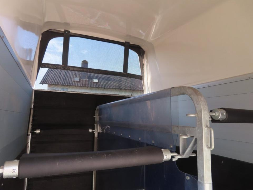 Humbaur,Pferdeanhänger, Xanthos Aero, 2,4 to. SaKa.100 Km/h - Prikolica za konje: slika 5 Humbaur,Pferdeanhänger, Xanthos Aero, 2,4 to. SaKa.100 Km/h - Prikolica za konje: slika 5