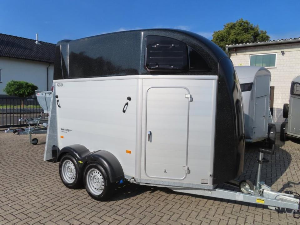 Humbaur,Pferdeanhänger, Xanthos Aero, 2,4 to. SaKa.100 Km/h - Prikolica za konje: slika 2 Humbaur,Pferdeanhänger, Xanthos Aero, 2,4 to. SaKa.100 Km/h - Prikolica za konje: slika 2