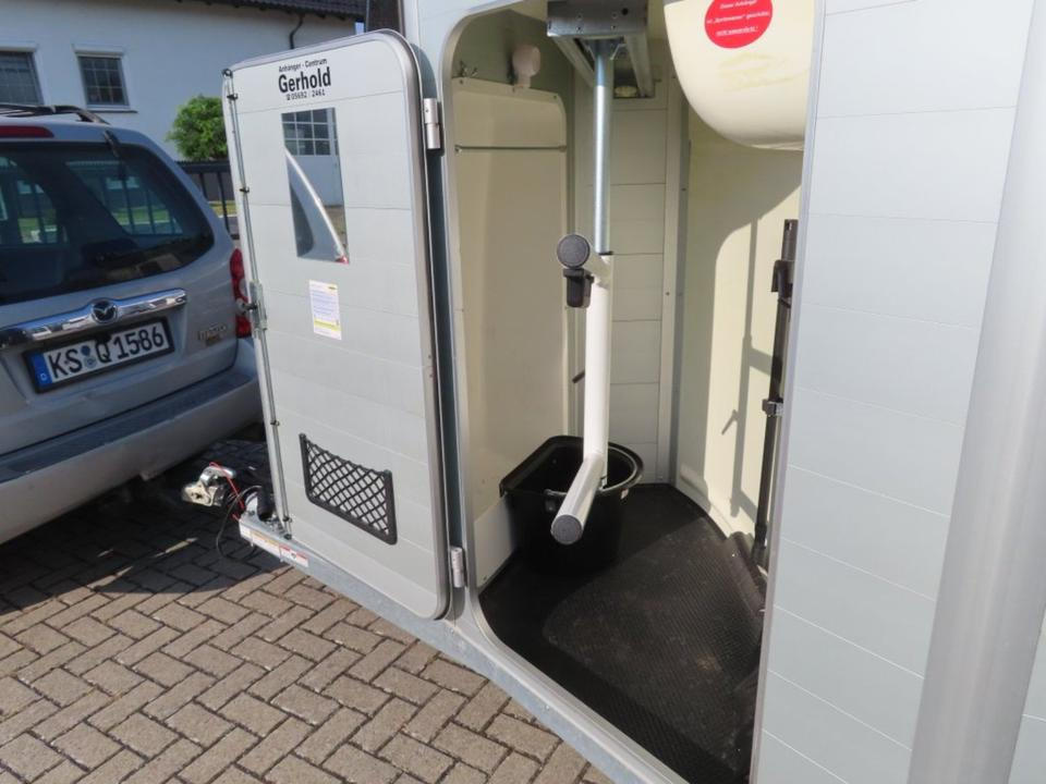 Humbaur,Pferdeanhänger, Xanthos Aero, 2,4 to. SaKa.100 Km/h - Prikolica za konje: slika 4 Humbaur,Pferdeanhänger, Xanthos Aero, 2,4 to. SaKa.100 Km/h - Prikolica za konje: slika 4