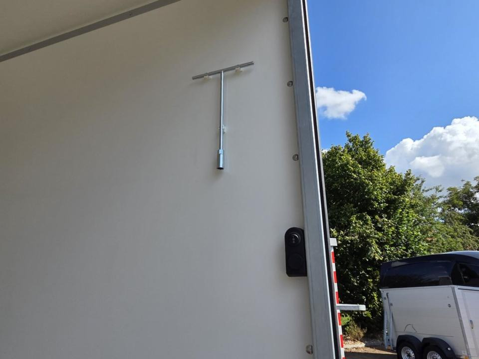 Prikolica sa zatvorenim sandukom Kofferanhänger PKW-Anhänger Böckmann KT 3015/27 Innenhöhe 2400mm: slika 13 Prikolica sa zatvorenim sandukom Kofferanhänger PKW-Anhänger Böckmann KT 3015/27 Innenhöhe 2400mm: slika 13