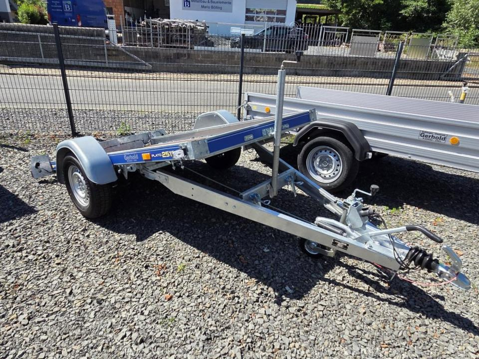 PKW-Anhänger 13 Stützrad Kippbar Motorrad Rasenmäher Quad 100km/h - Prikolica za motor: slika 1 PKW-Anhänger 13 Stützrad Kippbar Motorrad Rasenmäher Quad 100km/h - Prikolica za motor: slika 1