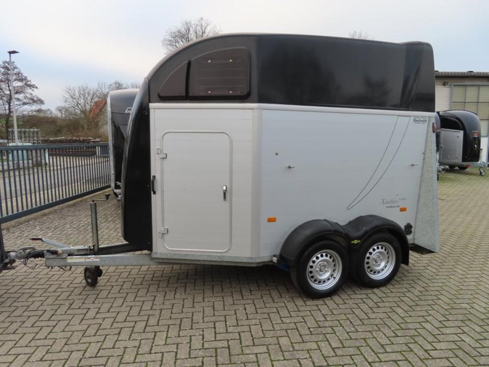 Pferdeanhänger Humbaur, Xanthos Aero, 100 km/h Sattelkammer - Prikolica za konje: slika 2 Pferdeanhänger Humbaur, Xanthos Aero, 100 km/h Sattelkammer - Prikolica za konje: slika 2