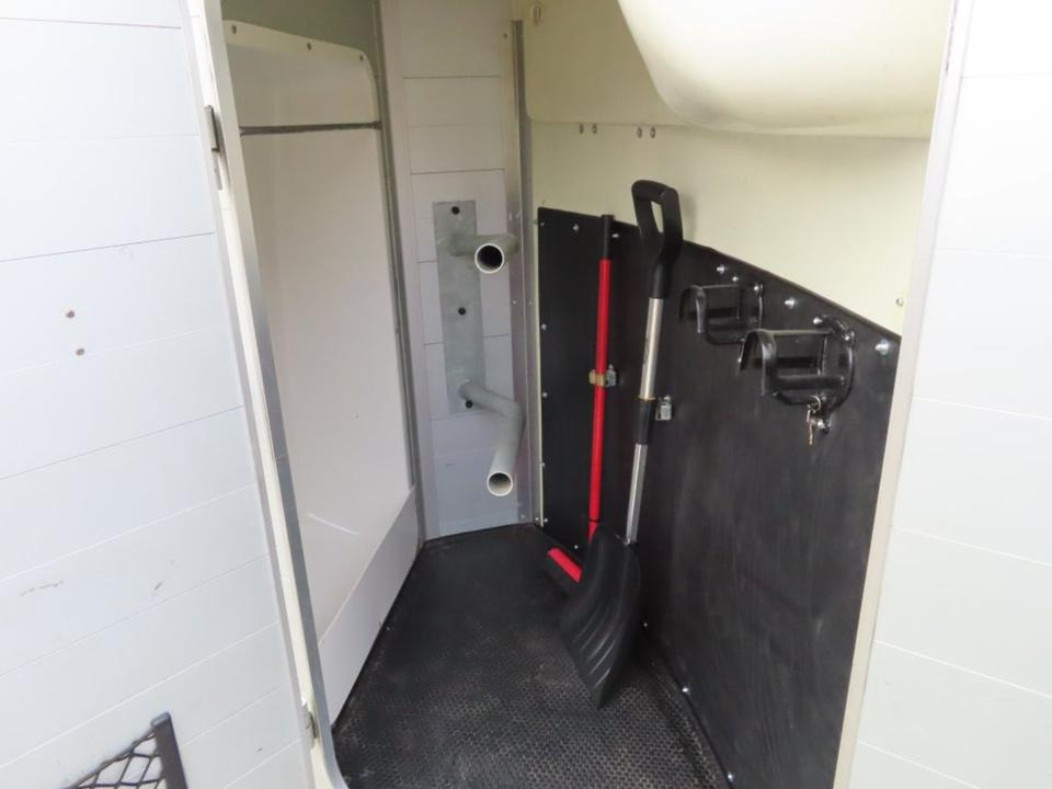 Pferdeanhänger Humbaur, Xanthos Aero, 100 km/h Sattelkammer - Prikolica za konje: slika 3 Pferdeanhänger Humbaur, Xanthos Aero, 100 km/h Sattelkammer - Prikolica za konje: slika 3