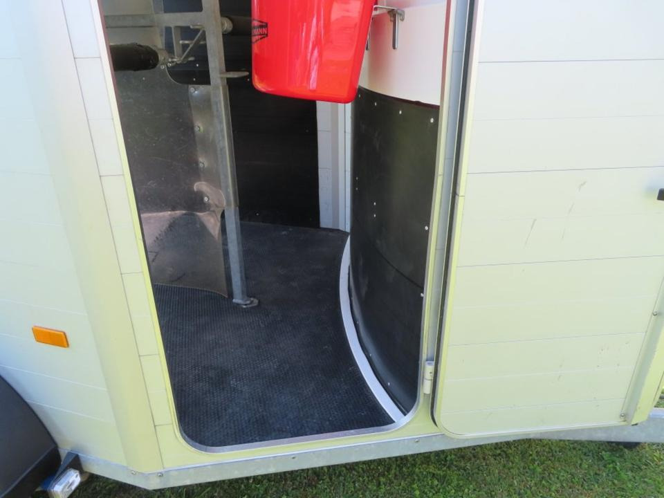 Pferdeanhänger Humbaur, Xanthos Aero, 100 km/h Sattelkammer - Prikolica za konje: slika 5 Pferdeanhänger Humbaur, Xanthos Aero, 100 km/h Sattelkammer - Prikolica za konje: slika 5