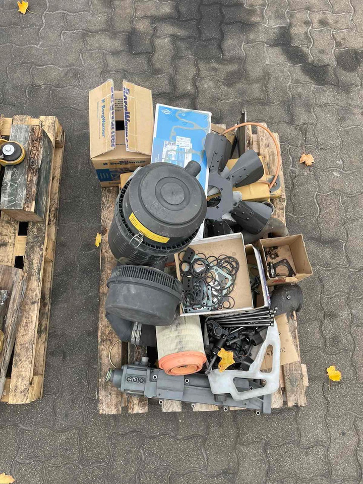 DEUTZ BF4M2012  Serial: 21039937 Fully renovated engine!!! - Motor za Građevinska mašina: slika 4 DEUTZ BF4M2012  Serial: 21039937 Fully renovated engine!!! - Motor za Građevinska mašina: slika 4