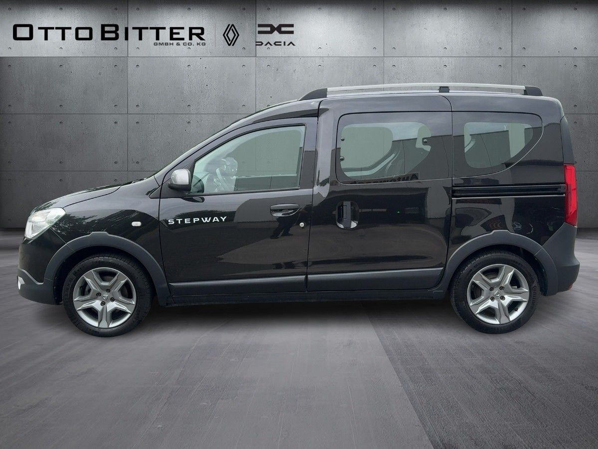 Dacia Dokker Stepway TCe130 ANHÄNGERKUPPLUNG/WINTERR - Putnički kombi: slika 2 Dacia Dokker Stepway TCe130 ANHÄNGERKUPPLUNG/WINTERR - Putnički kombi: slika 2