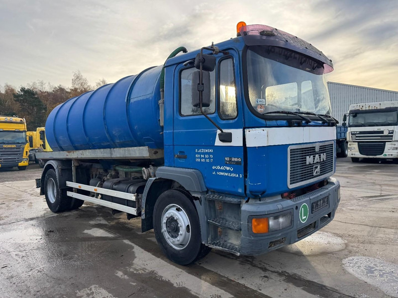 MAN 18.264 (12000 L / 6 CYLINDER / EURO 2 / MANUAL GEARBOX / BOITE MANUELLE) - Vakuumska cisterna: slika 3 MAN 18.264 (12000 L / 6 CYLINDER / EURO 2 / MANUAL GEARBOX / BOITE MANUELLE) - Vakuumska cisterna: slika 3