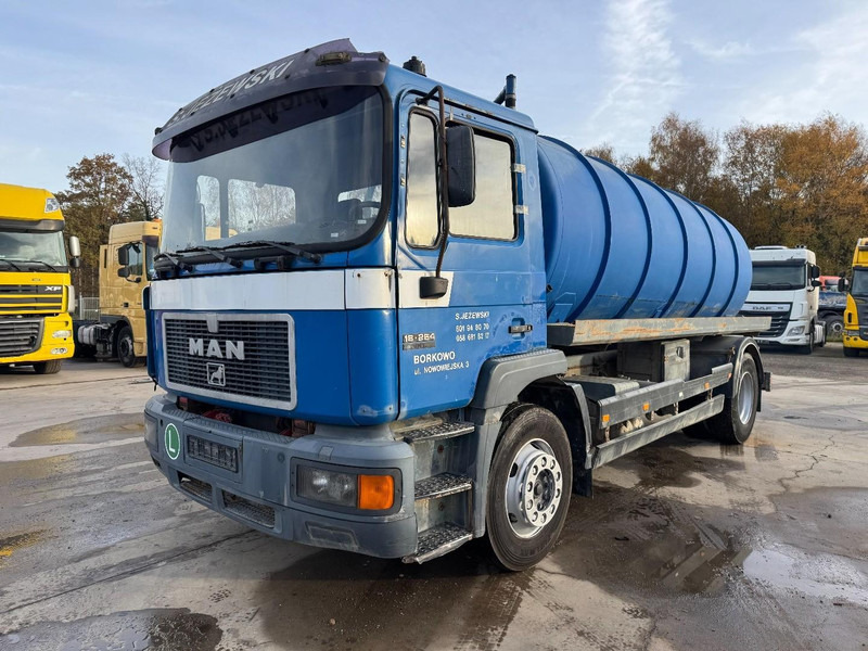 MAN 18.264 (12000 L / 6 CYLINDER / EURO 2 / MANUAL GEARBOX / BOITE MANUELLE) - Vakuumska cisterna: slika 1 MAN 18.264 (12000 L / 6 CYLINDER / EURO 2 / MANUAL GEARBOX / BOITE MANUELLE) - Vakuumska cisterna: slika 1
