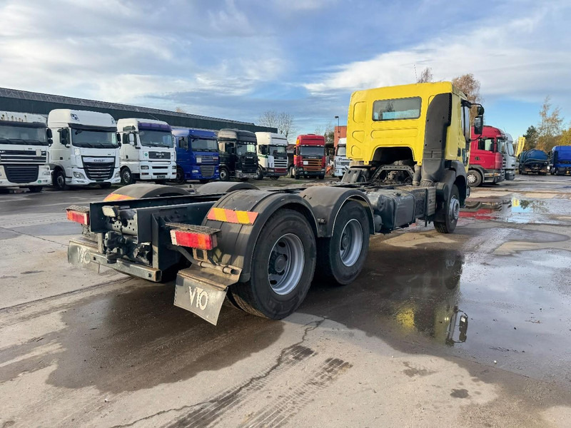 Renault Kerax 420 (GRAND PONT / SUSPENSION LAMES / BOITE MANUELLE / PARFAIT ETAT !!!) - Kamion sa golom šasijom i zatvorenom kabinom: slika 5 Renault Kerax 420 (GRAND PONT / SUSPENSION LAMES / BOITE MANUELLE / PARFAIT ETAT !!!) - Kamion sa golom šasijom i zatvorenom kabinom: slika 5