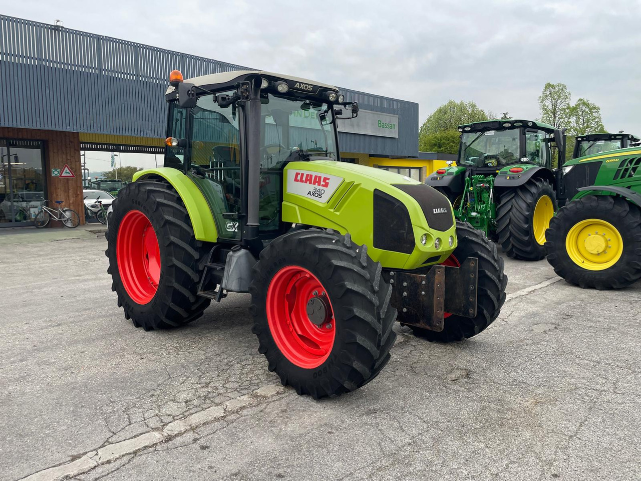 CLAAS AXOS 340 - Traktor: slika 2 CLAAS AXOS 340 - Traktor: slika 2