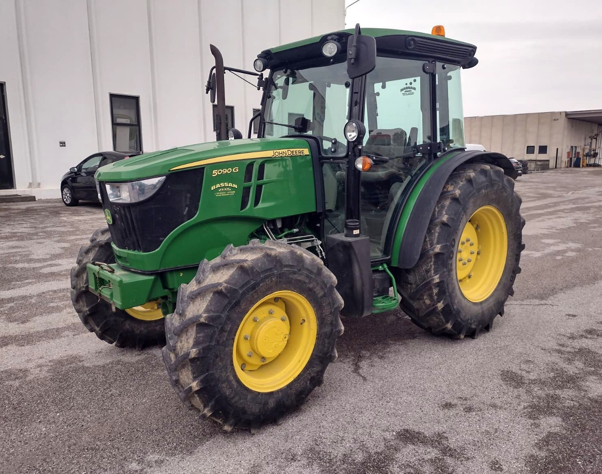 JOHN DEERE 5090 G - Traktor: slika 1 JOHN DEERE 5090 G - Traktor: slika 1