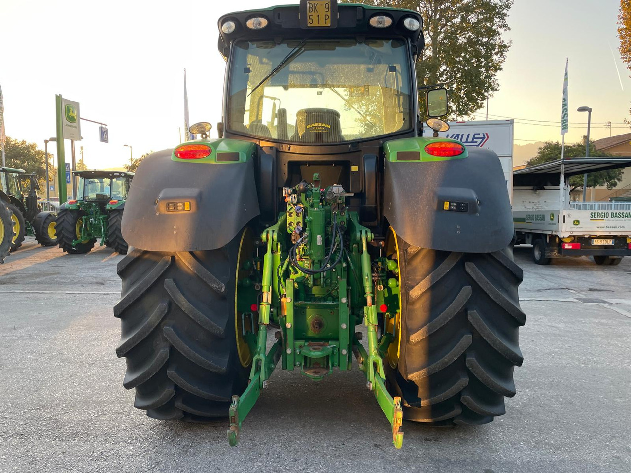 JOHN DEERE 6210 R - Traktor: slika 3 JOHN DEERE 6210 R - Traktor: slika 3