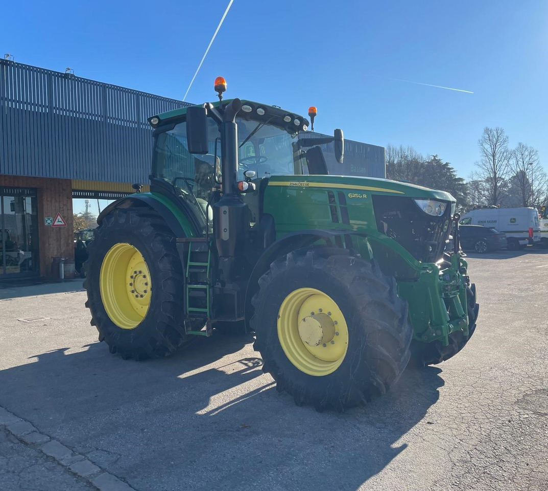 JOHN DEERE 6250 R - Traktor: slika 3 JOHN DEERE 6250 R - Traktor: slika 3