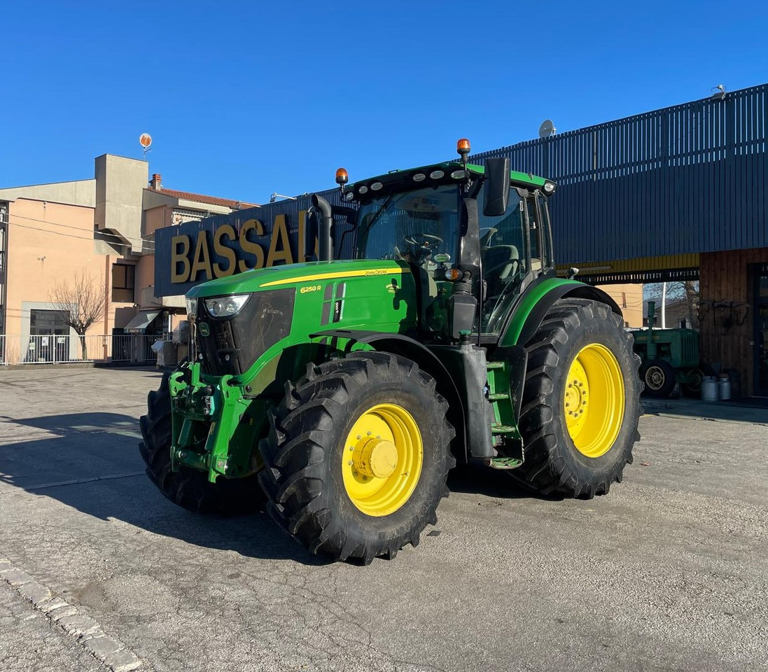 JOHN DEERE 6250 R - Traktor: slika 1 JOHN DEERE 6250 R - Traktor: slika 1