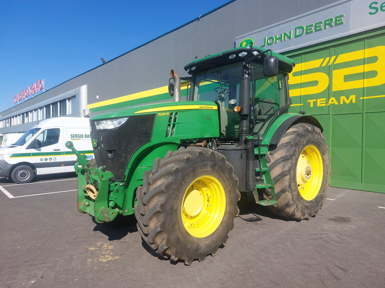JOHN DEERE 7230 R - Traktor: slika 1 JOHN DEERE 7230 R - Traktor: slika 1