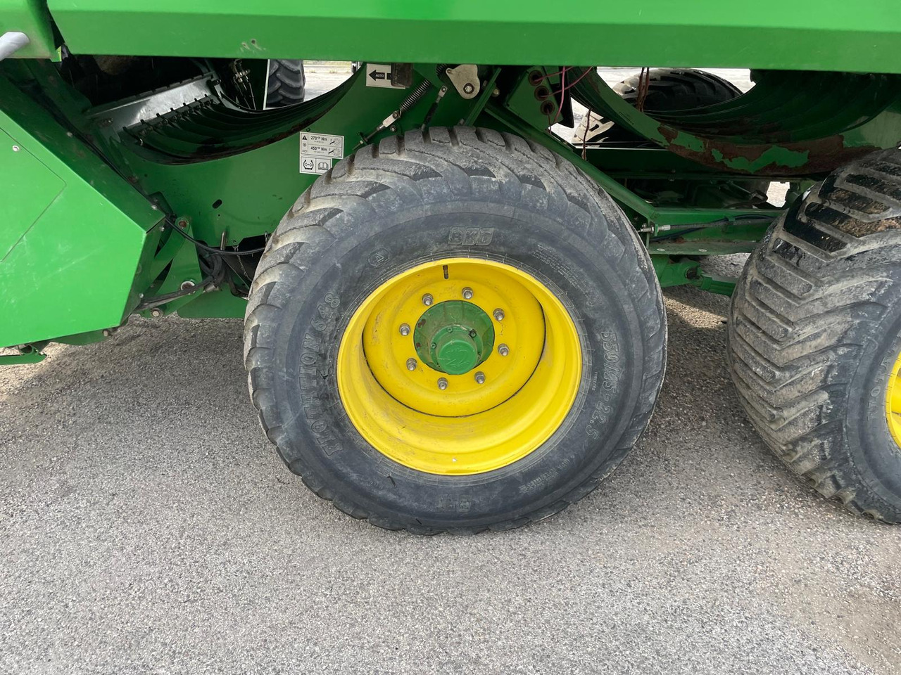 JOHN DEERE PRESSA L1534 - Balirka za kockaste bale: slika 5 JOHN DEERE PRESSA L1534 - Balirka za kockaste bale: slika 5