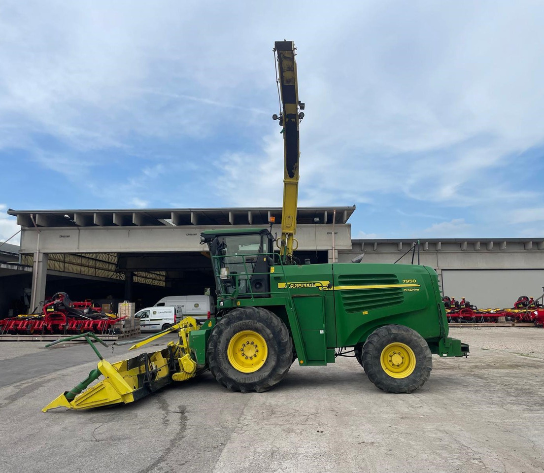 JOHN DEERE TRINCIA 7950 - Kombajn za stočnu hranu: slika 5 JOHN DEERE TRINCIA 7950 - Kombajn za stočnu hranu: slika 5