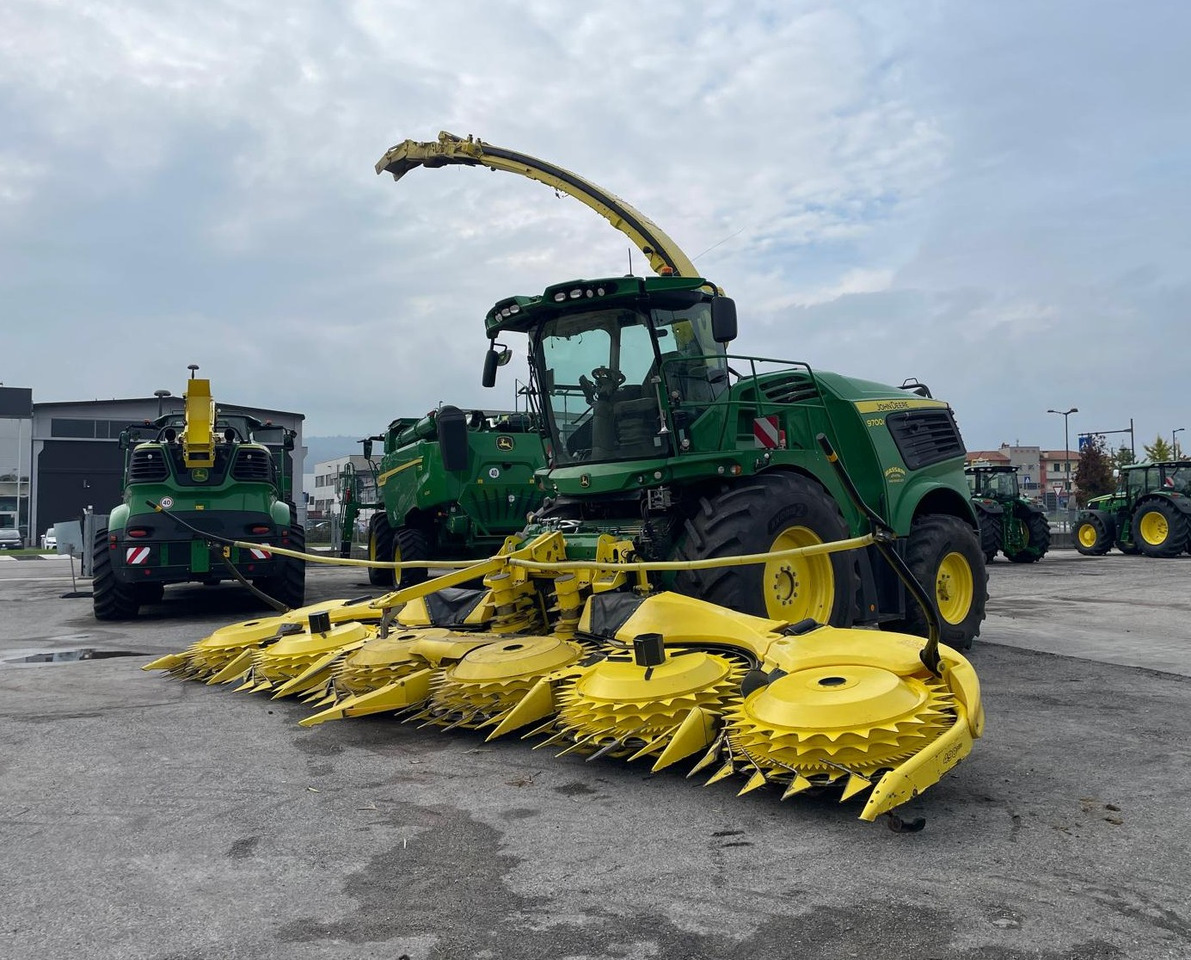 JOHN DEERE TRINCIA 9700i - Kombajn za stočnu hranu: slika 1 JOHN DEERE TRINCIA 9700i - Kombajn za stočnu hranu: slika 1