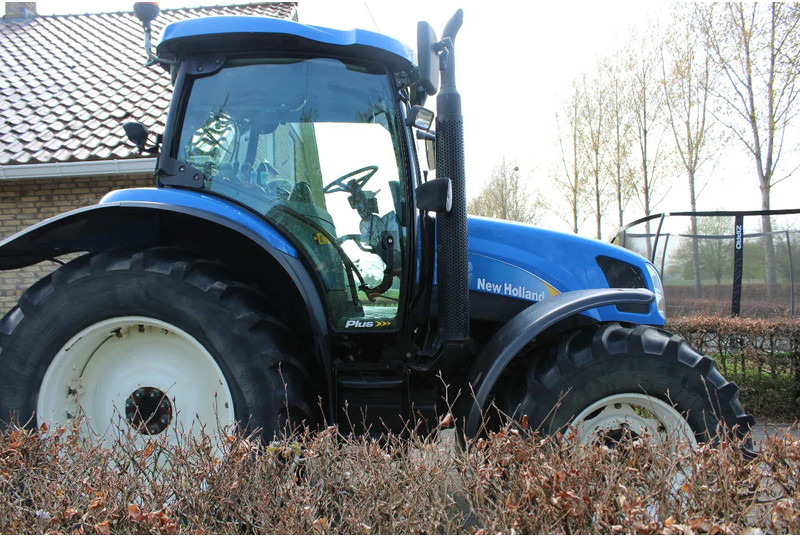 New Holland TS100A TS100A - Traktor: slika 2 New Holland TS100A TS100A - Traktor: slika 2