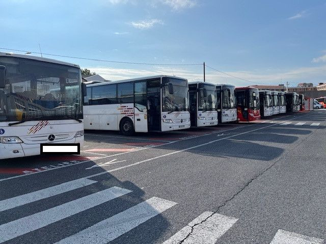 Mercedes-Benz Tourismo RH, 57 Schlafsessel, Klima, Gurte., - Prigradski autobus: slika 1 Mercedes-Benz Tourismo RH, 57 Schlafsessel, Klima, Gurte., - Prigradski autobus: slika 1