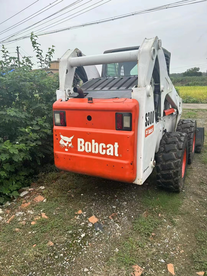 BOBCAT S300 - Mini utovarivač: slika 4 BOBCAT S300 - Mini utovarivač: slika 4