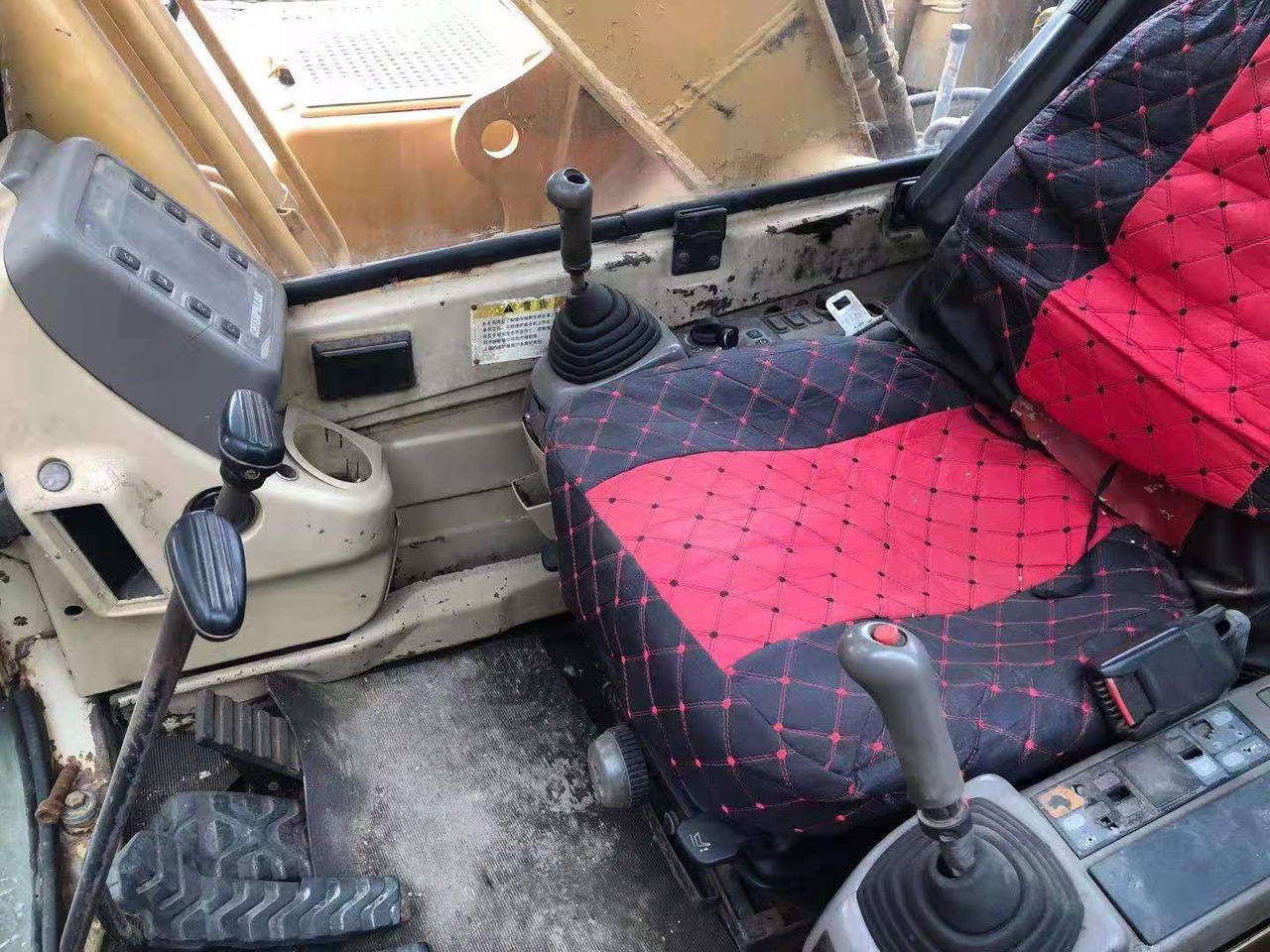 Bager CATERPILLAR 320b: slika 13 Bager CATERPILLAR 320b: slika 13