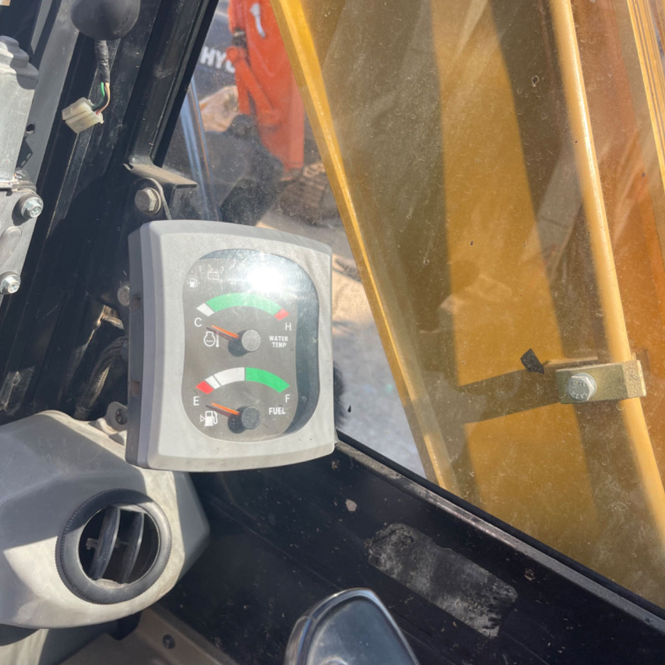 Bager CATERPILLAR: slika 10 Bager CATERPILLAR: slika 10