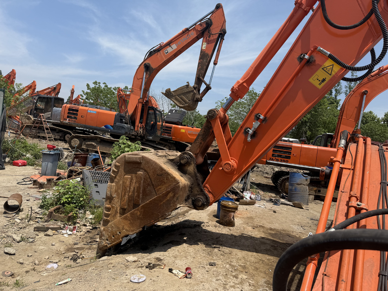 HITACHI Used 350-5g Excavator - Bager točkaš: slika 4 HITACHI Used 350-5g Excavator - Bager točkaš: slika 4