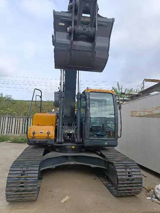 Hyundai Digger 225lvs Second Hand Korea Made High Performance Machine Hyundai Excavator for Sale - Bager guseničar: slika 3 Hyundai Digger 225lvs Second Hand Korea Made High Performance Machine Hyundai Excavator for Sale - Bager guseničar: slika 3