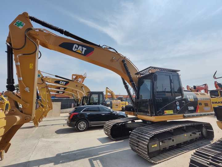USED CAT 320 Excavator with Wide Track Shoe for Sale - Bager: slika 2 USED CAT 320 Excavator with Wide Track Shoe for Sale - Bager: slika 2