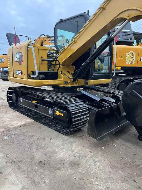 Used Caterpillar CAT 307E2 Crawler Mini Hydraulic Digger Second Hand Cat 307E2 Excavator - Bager: slika 2 Used Caterpillar CAT 307E2 Crawler Mini Hydraulic Digger Second Hand Cat 307E2 Excavator - Bager: slika 2