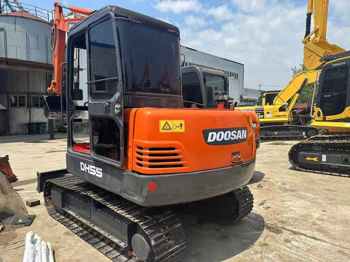 Used Digger Doosan Dh55 Construction Machinery Construction Digger Used Doosan Dh55 Cheap Excavator - Bager guseničar: slika 4 Used Digger Doosan Dh55 Construction Machinery Construction Digger Used Doosan Dh55 Cheap Excavator - Bager guseničar: slika 4