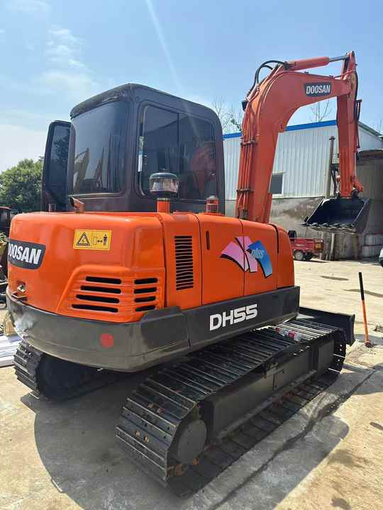 Used Digger Doosan Dh55 Construction Machinery Construction Digger Used Doosan Dh55 Cheap Excavator - Bager guseničar: slika 2 Used Digger Doosan Dh55 Construction Machinery Construction Digger Used Doosan Dh55 Cheap Excavator - Bager guseničar: slika 2