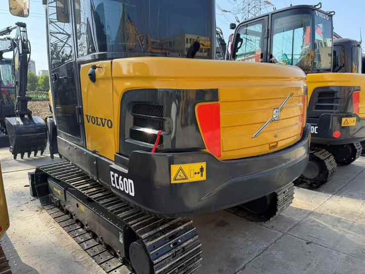 Used Digger VOLVO EC60D Construction Machinery Construction Digger Used VOLVO EC60D Cheap Excavator - Mini bager: slika 3 Used Digger VOLVO EC60D Construction Machinery Construction Digger Used VOLVO EC60D Cheap Excavator - Mini bager: slika 3