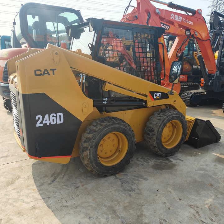 Used Front Loader Tractor CAT 246D Skid Steer Loader / Used Cat 226B 246C 246d Mini Skid Steer Loader in Stock - Mini utovarivač: slika 1 Used Front Loader Tractor CAT 246D Skid Steer Loader / Used Cat 226B 246C 246d Mini Skid Steer Loader in Stock - Mini utovarivač: slika 1