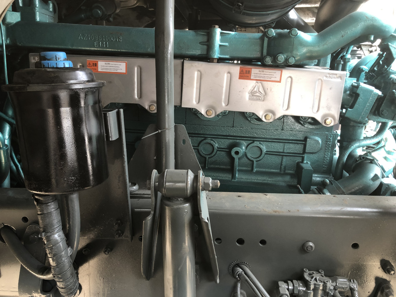 Istovarivač howo 6*4 [ Copy ] [ Copy ] [ Copy ] [ Copy ] [ Copy ]: slika 9