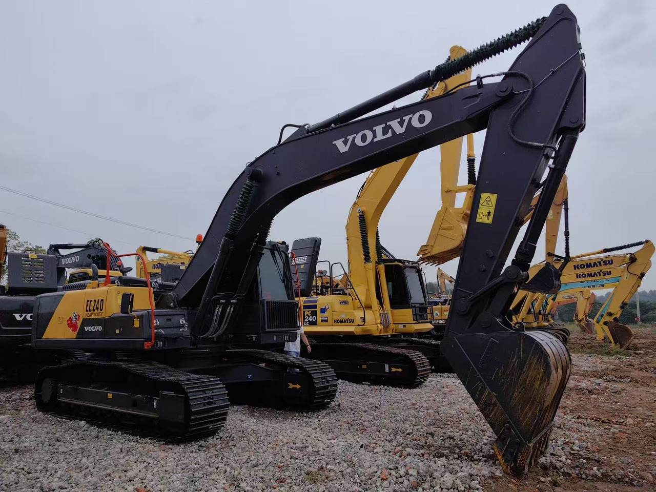 Volvo ec240 - Bager guseničar: slika 1 Volvo ec240 - Bager guseničar: slika 1