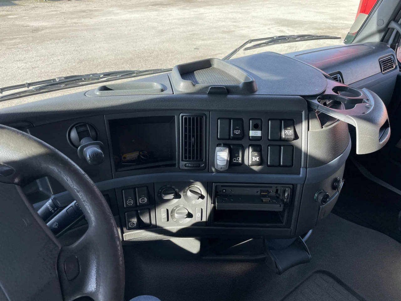 Kamion sa tovarnim sandukom, Kamion sa dizalicom Volvo Fh 12 6х6, Кран, Нов внос: slika 12