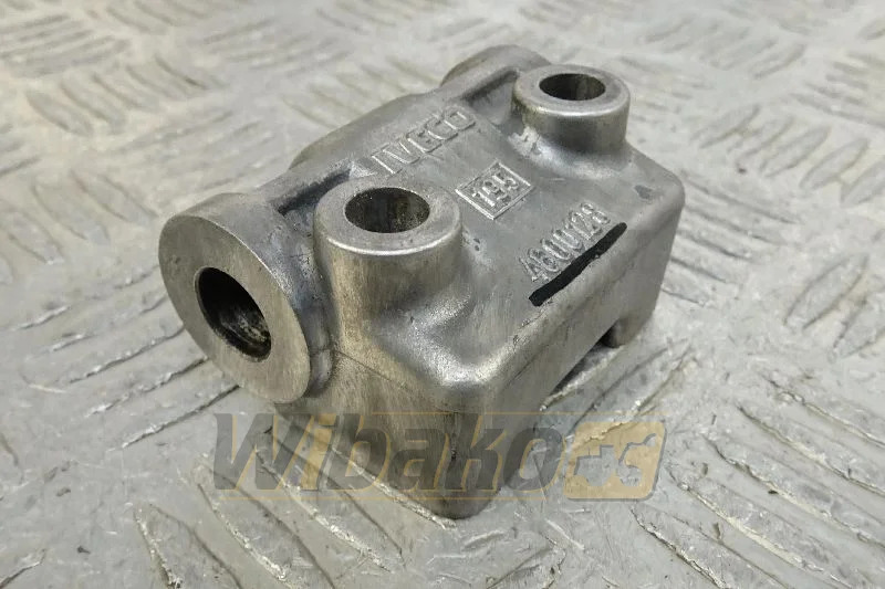 Iveco 4600128 - Alternator za Građevinska mašina: slika 1 Iveco 4600128 - Alternator za Građevinska mašina: slika 1