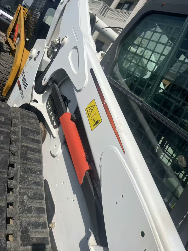 BOBCAT T770 - Lift u obliku makaza: slika 2 BOBCAT T770 - Lift u obliku makaza: slika 2
