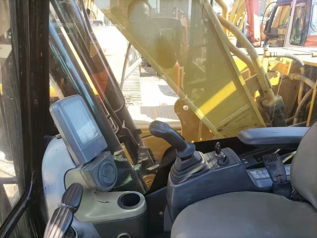 Bager guseničar CATERPILLAR 315D: slika 12