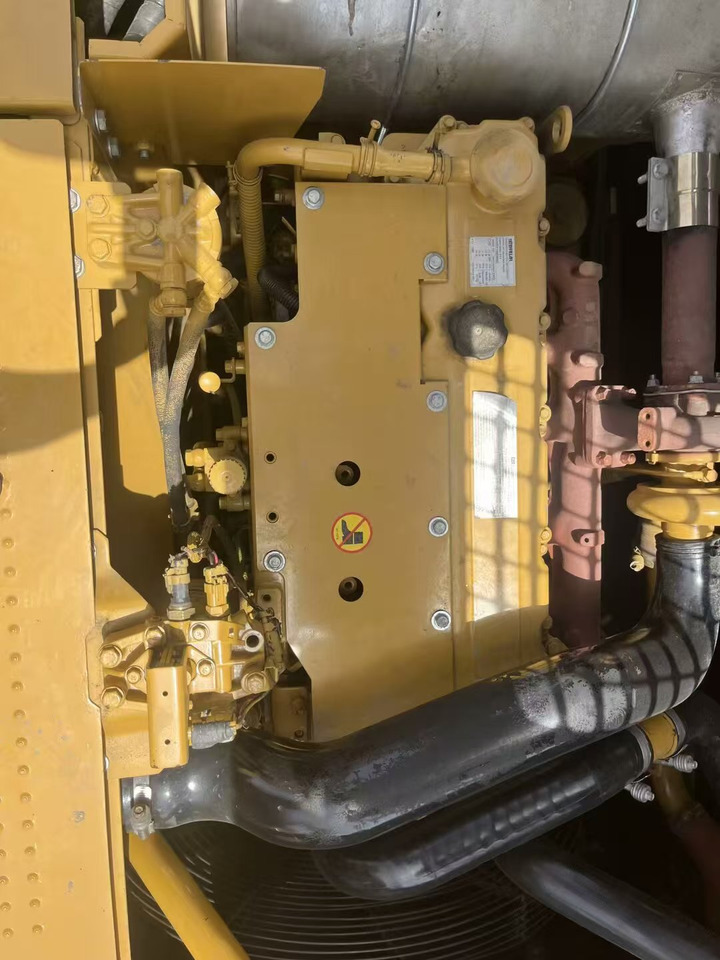 Bager guseničar CATERPILLAR 323D2L: slika 10