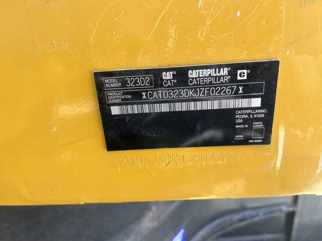 Bager guseničar CATERPILLAR 323D2L: slika 15