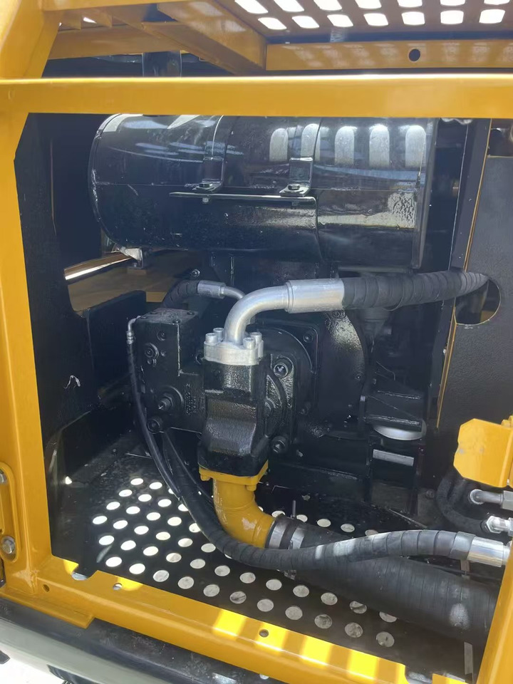 Bager guseničar CATERPILLAR 323D2L: slika 7