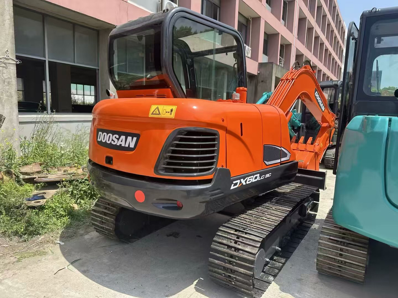 Novu Bager guseničar DOOSAN DX60: slika 7